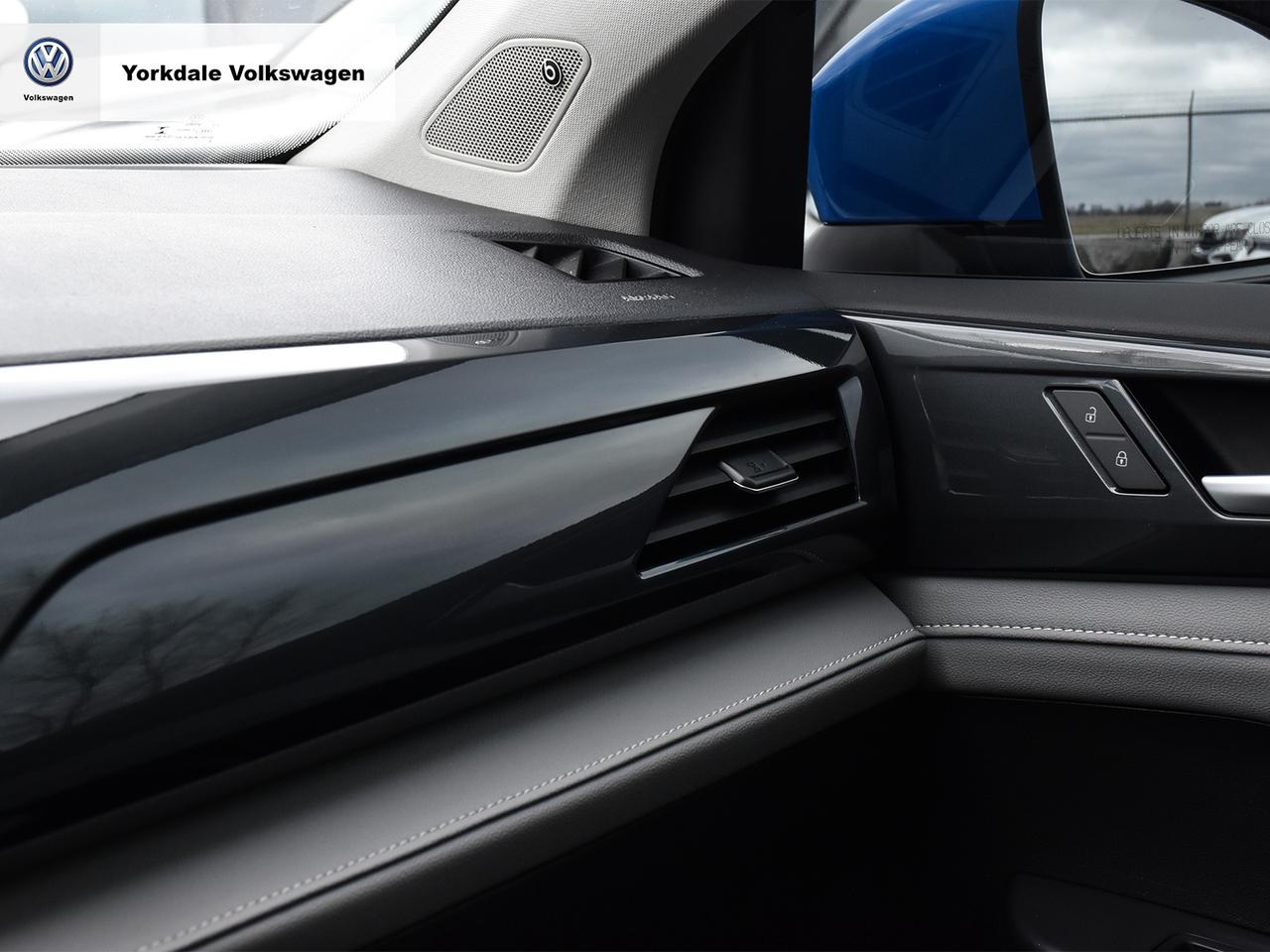 2022 Volkswagen Taos Highline Photo