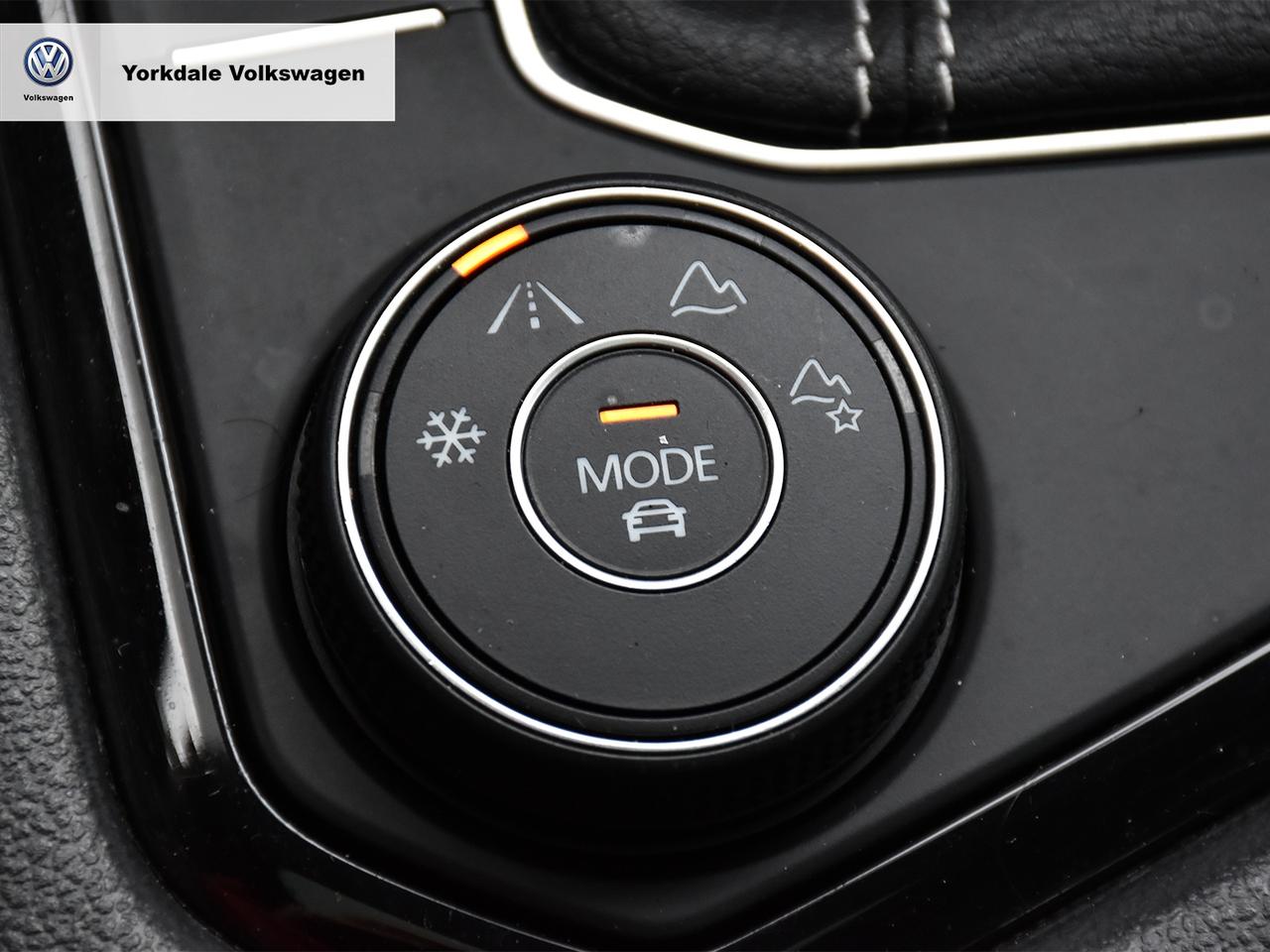 2022 Volkswagen Taos Highline Photo