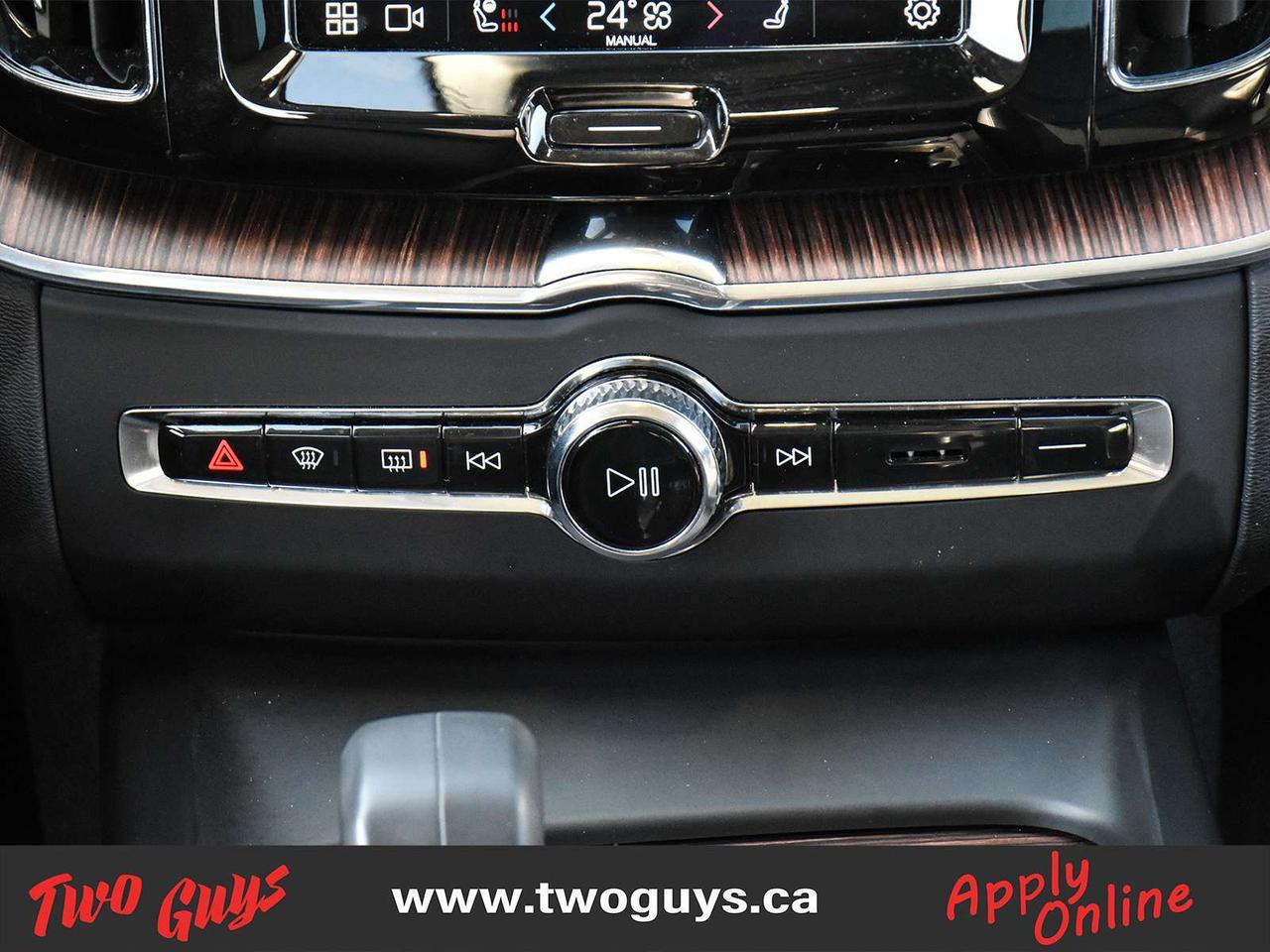 2022 Volvo XC60 B6 Momentum   Leather   Panoroof   Nav Photo