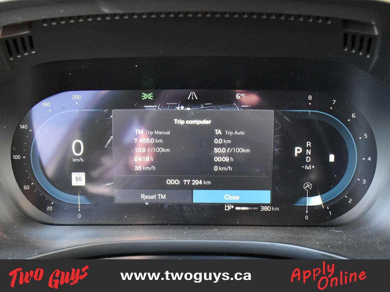 2022 Volvo XC60 B6 Momentum   New Tires   Leather   Panoroof   Nav Photo