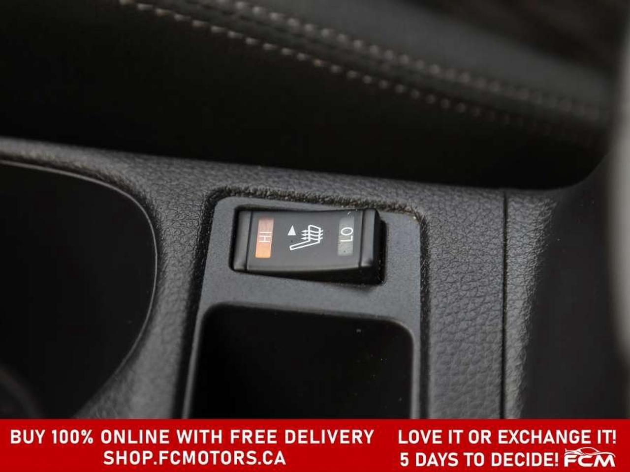 2017 Nissan Rogue SV AWD   FULLY CERTIFIED WITH WARRANTY Photo