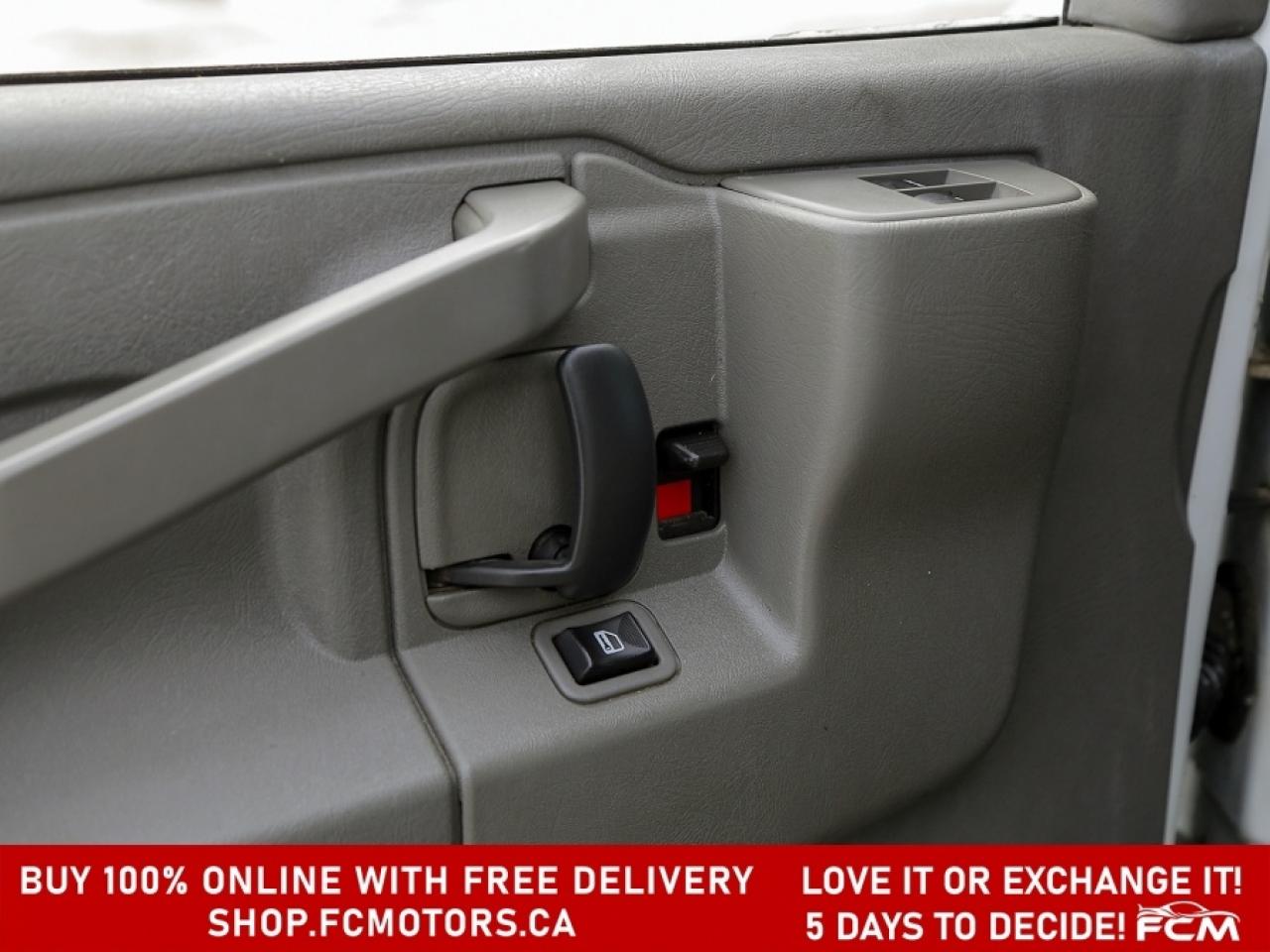 2017 GMC Savana 3500 ~AUTOMATIC, FULLY CERTIFIED WITH WARRANTY!!!! Photo