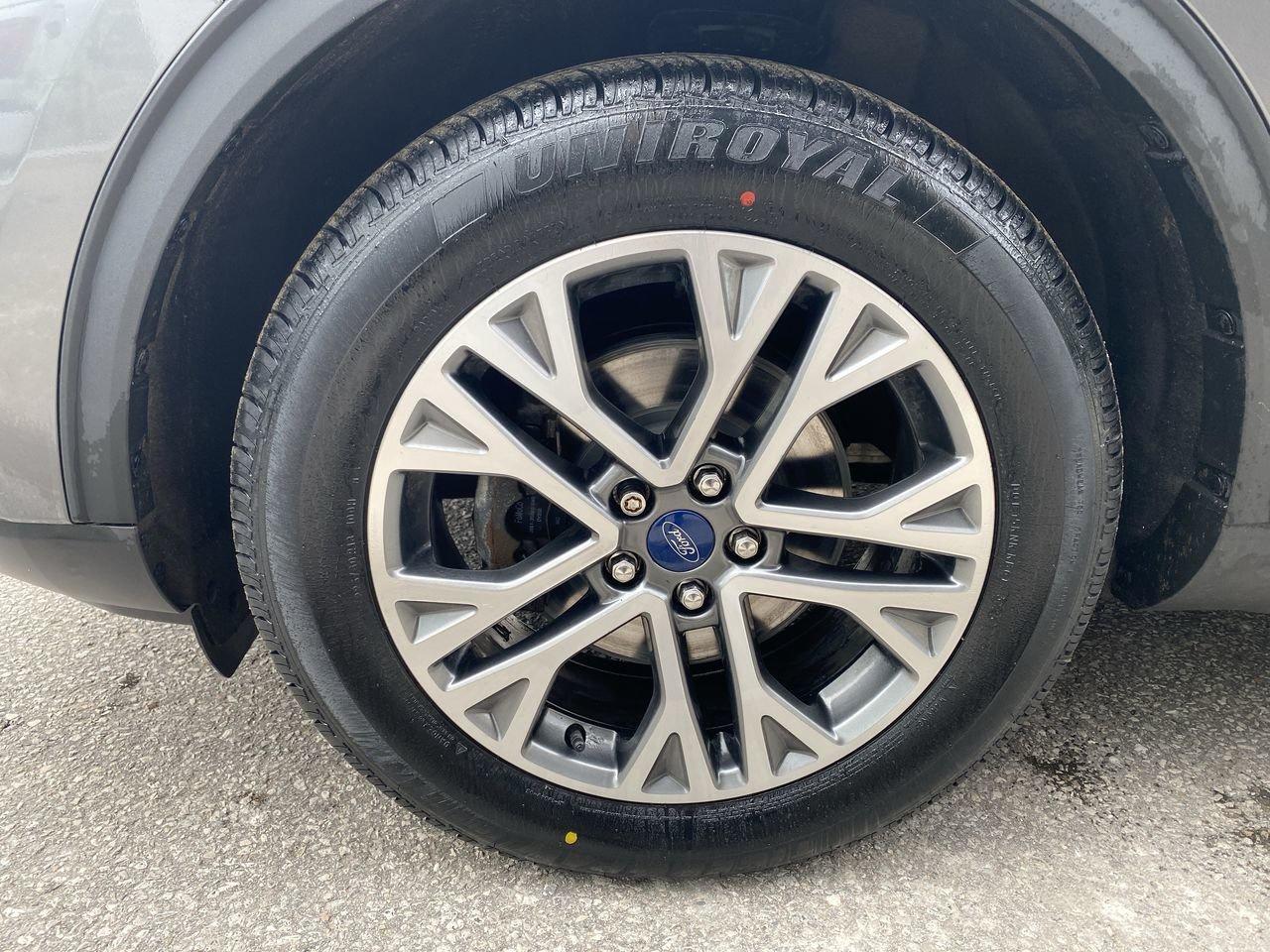 2021 Ford Escape SEL Photo