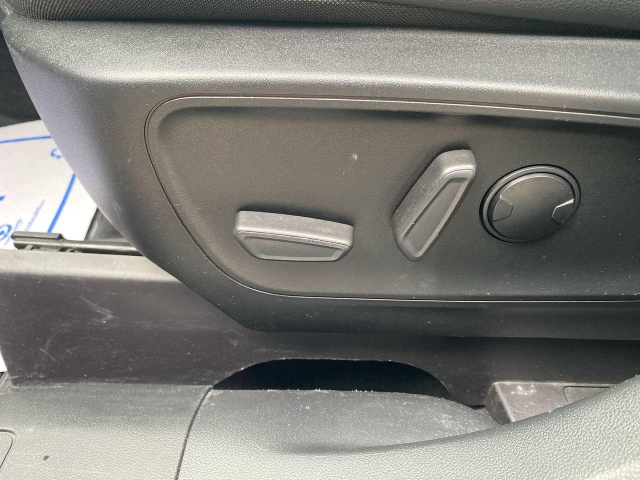 2021 Ford Escape SEL Photo