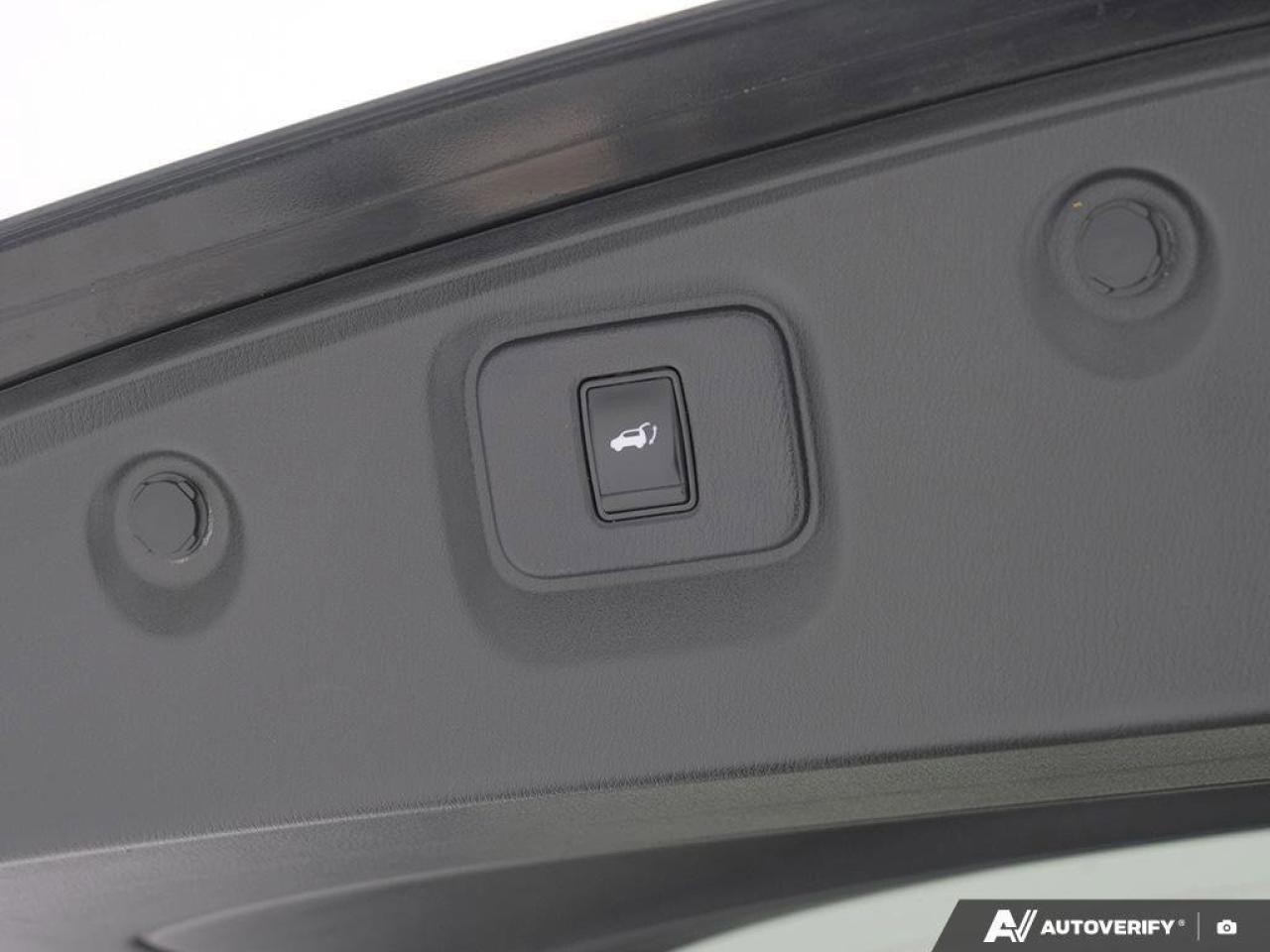 2016 Nissan Pathfinder  Photo