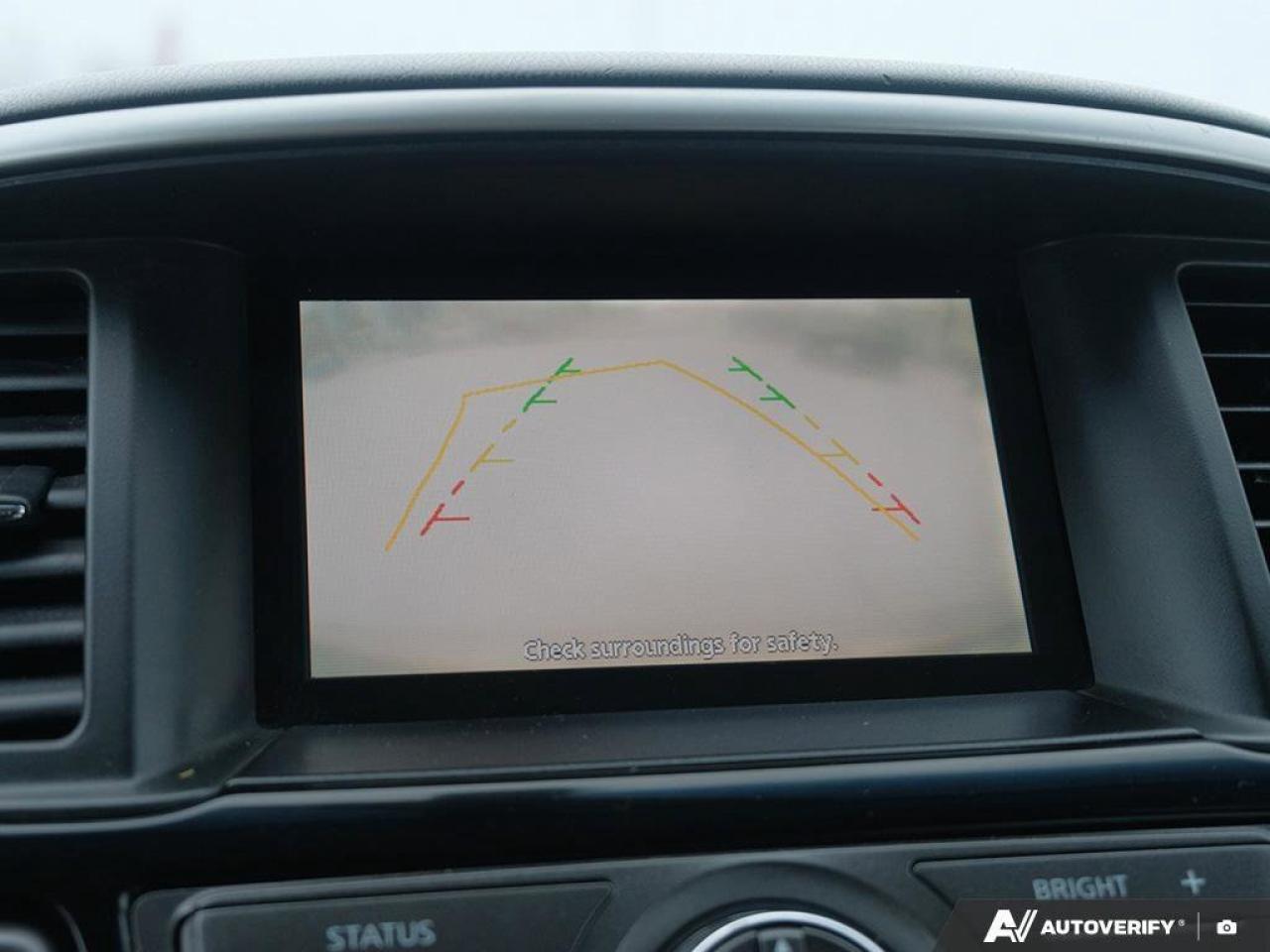 2016 Nissan Pathfinder  Photo