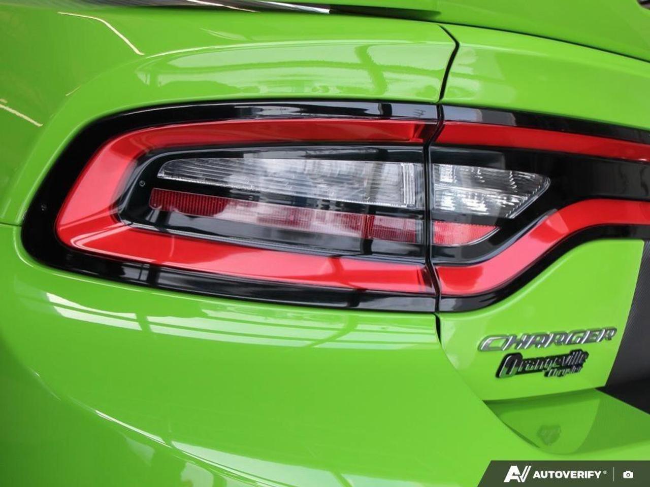 2017 Dodge Charger 4dr Sdn SRT 392 RWD Photo