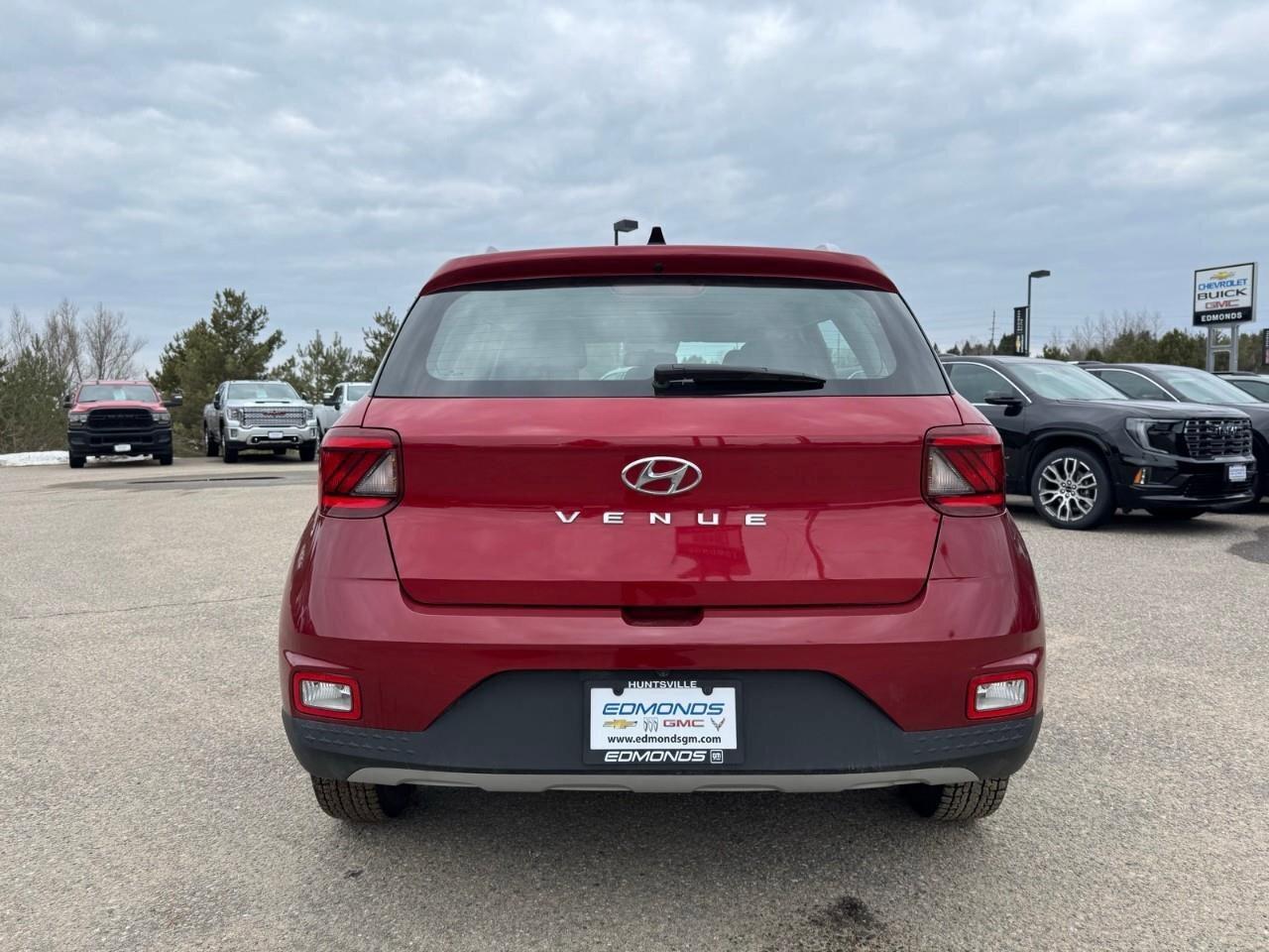 2021 Hyundai Venue Trend IVT Photo