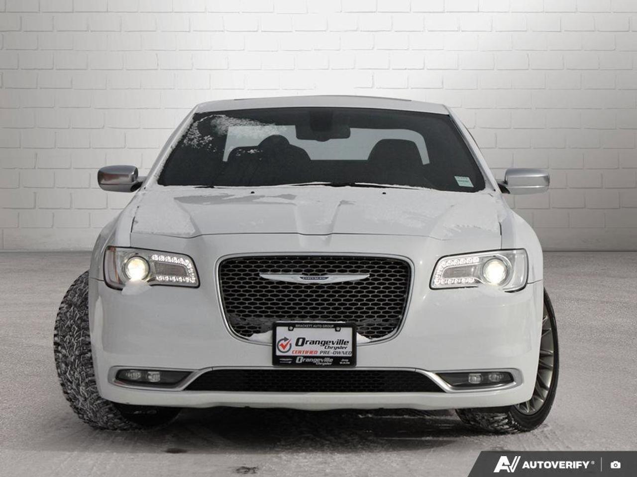 2017 Chrysler 300 4dr Sdn 300C Platinum RWD Photo