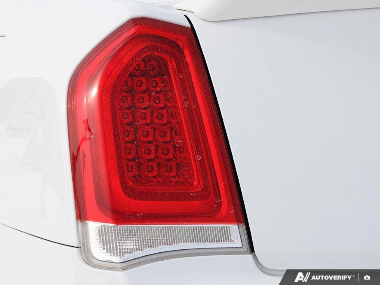 2017 Chrysler 300 4dr Sdn 300C Platinum RWD Photo