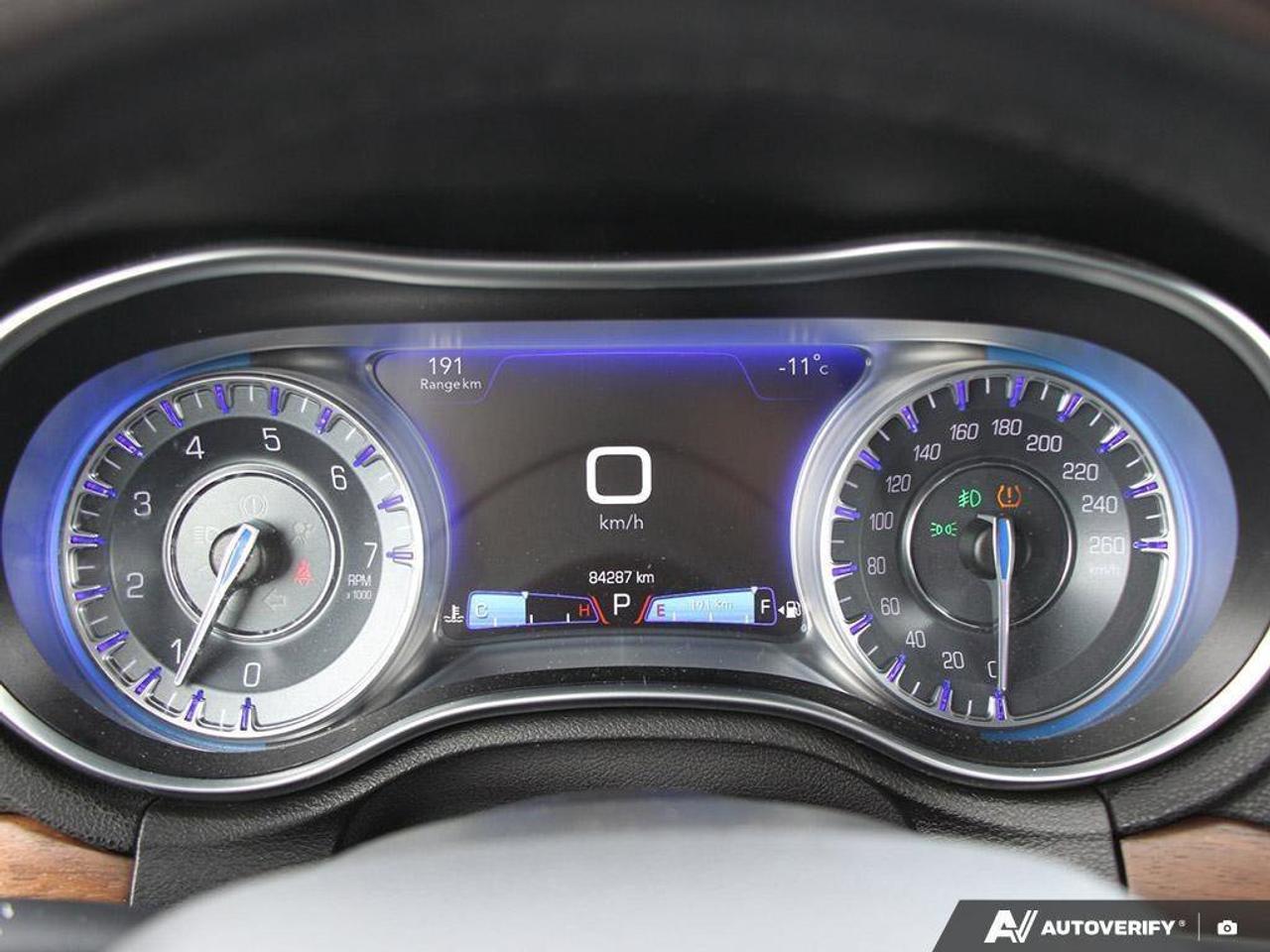 2017 Chrysler 300 4dr Sdn 300C Platinum RWD Photo