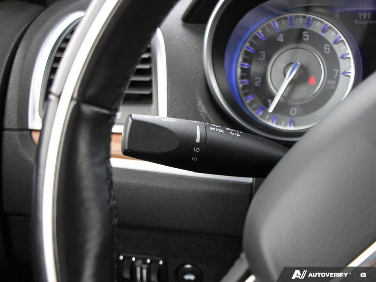 2017 Chrysler 300 4dr Sdn 300C Platinum RWD Photo