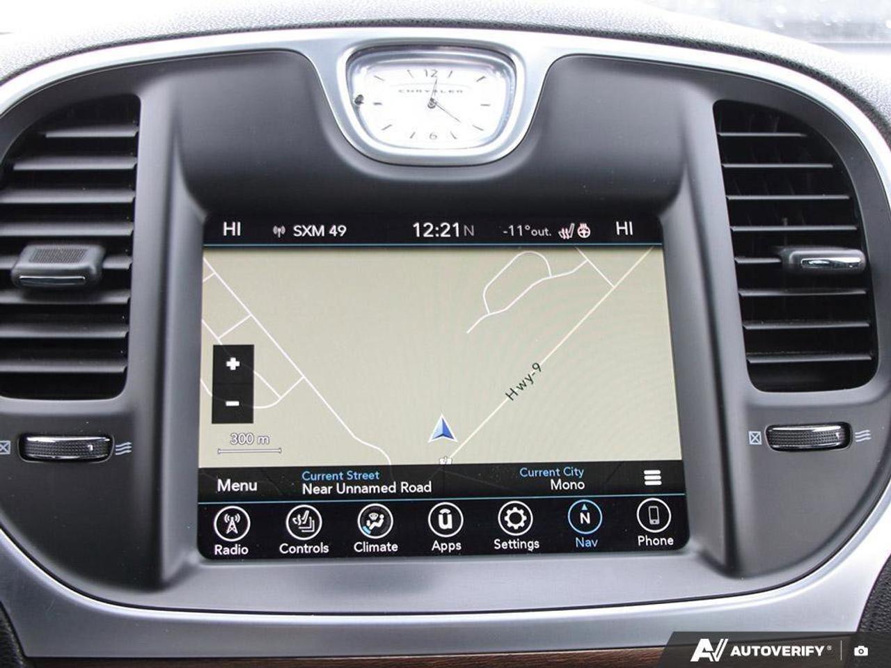 2017 Chrysler 300 4dr Sdn 300C Platinum RWD Photo