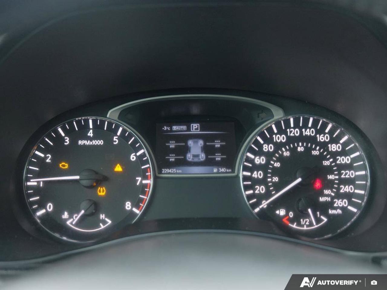 2016 Nissan Pathfinder  Photo