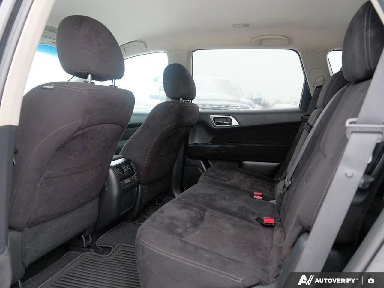 2016 Nissan Pathfinder  Photo
