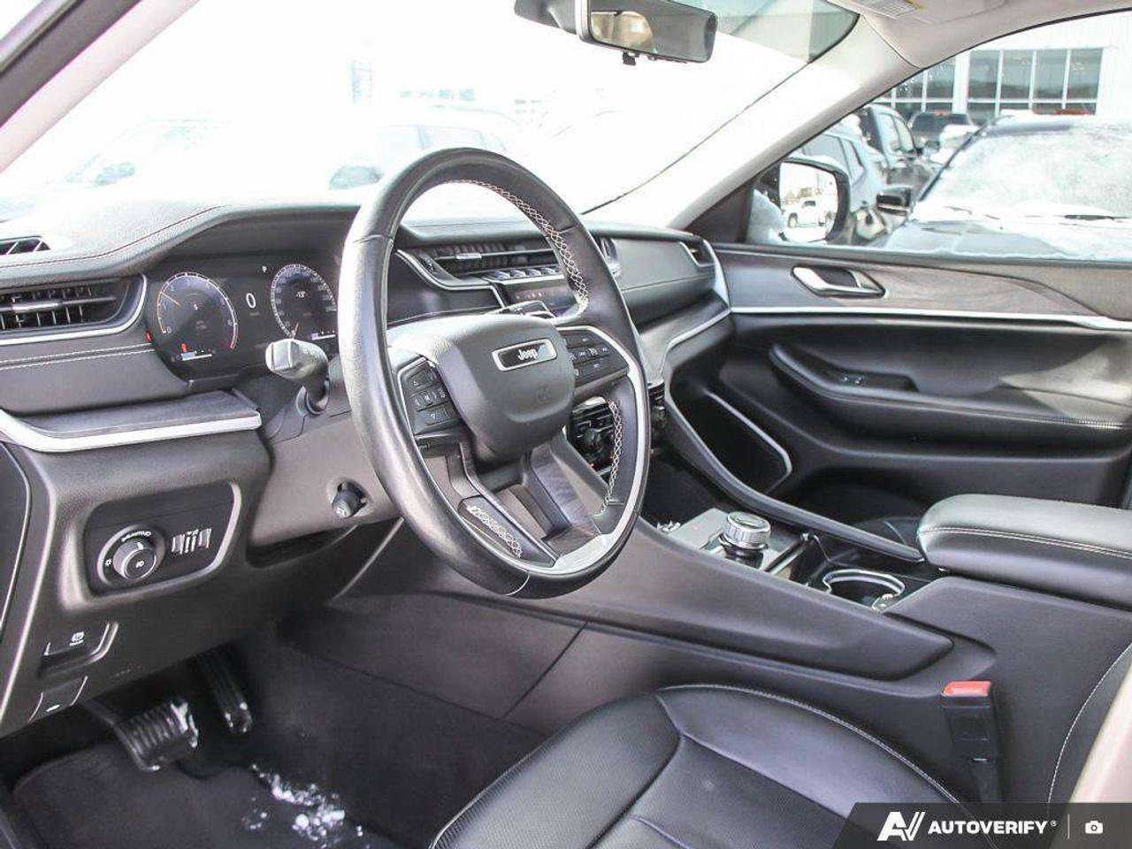 2022 Jeep Grand Cherokee Certified Pre-Owned, One Owner, Accident-Free, 6-Seater, V6! Photo