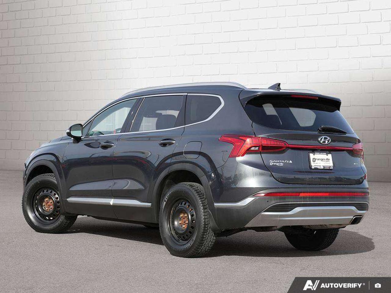 2023 Hyundai Santa Fe preferred AWD, 2.5L, ALLOYS, SNOWS, AWD, LEATHER, CERTIFIED PREOWNED! Photo