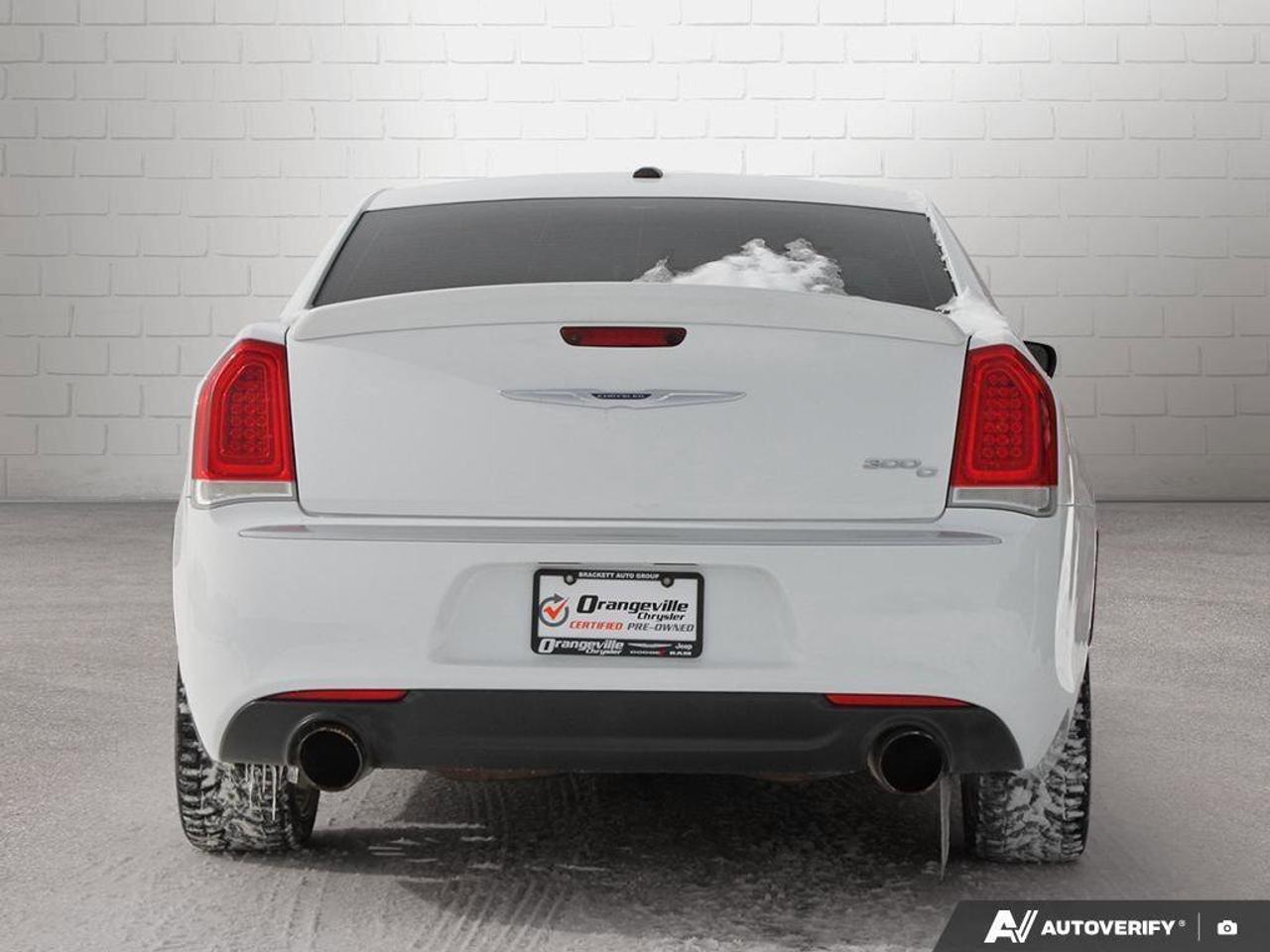 2017 Chrysler 300 300C PlatinumPLATINUM, HEMI V8, LEATHER, ALLOYS, N Photo4