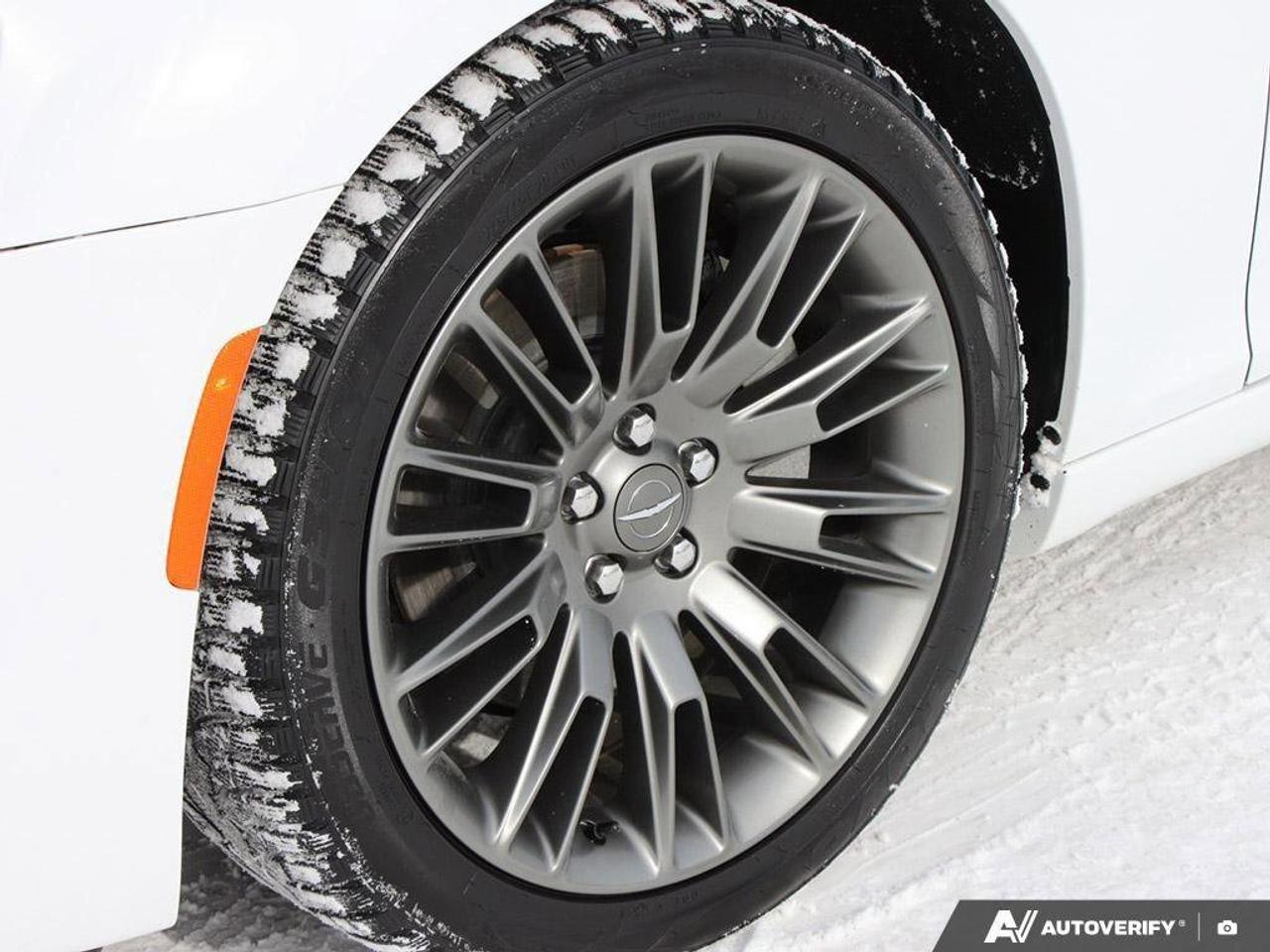 2017 Chrysler 300 300C PlatinumPLATINUM, HEMI V8, LEATHER, ALLOYS, N Photo