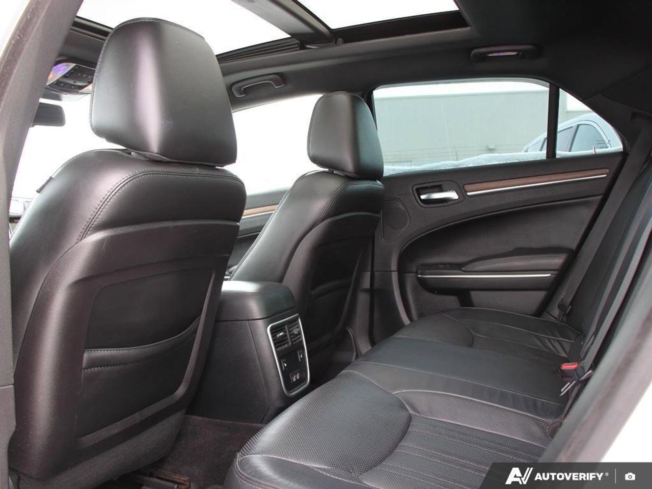 2017 Chrysler 300 300C PlatinumPLATINUM, HEMI V8, LEATHER, ALLOYS, N Photo