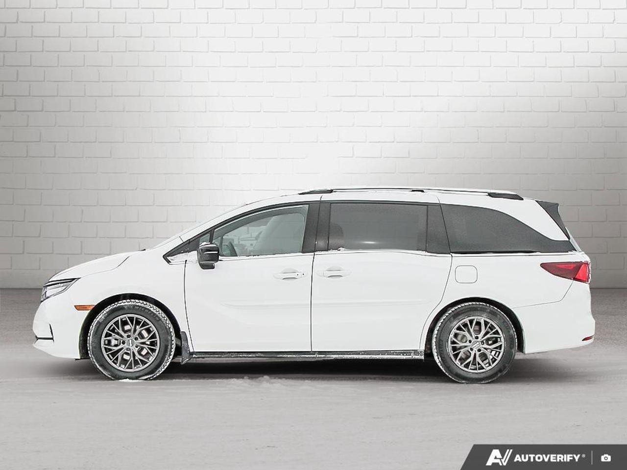 2024 Honda Odyssey Black EditionTouring, 3.5L V6, ALLOYS, LEATHER, LO Photo
