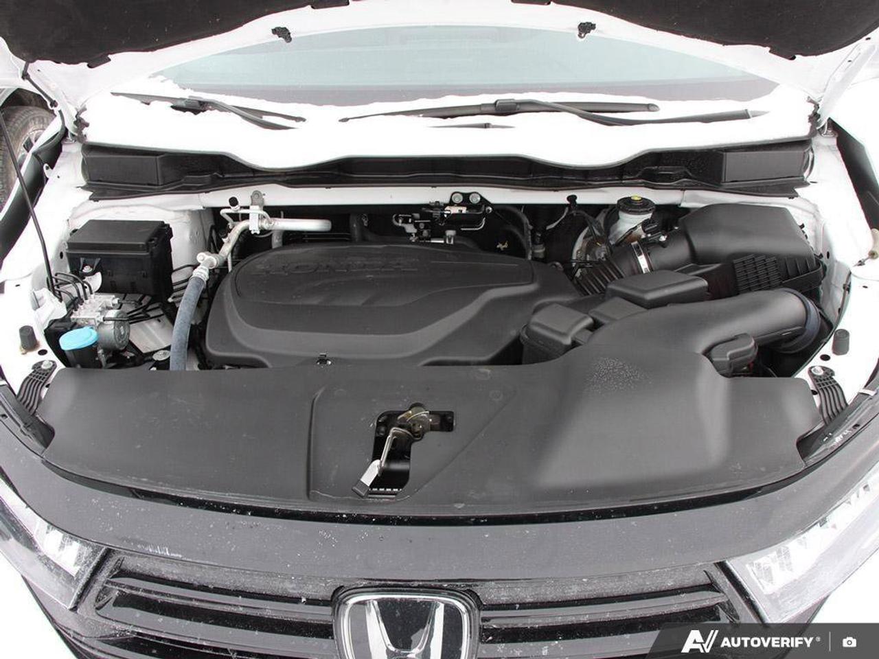 2024 Honda Odyssey Black EditionTouring, 3.5L V6, ALLOYS, LEATHER, LO Photo