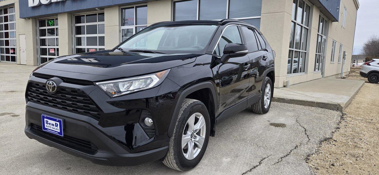 HAS POWER LIFTGATE, AND SUNROOF