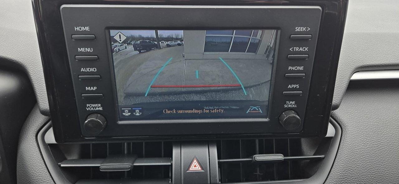 13736147
