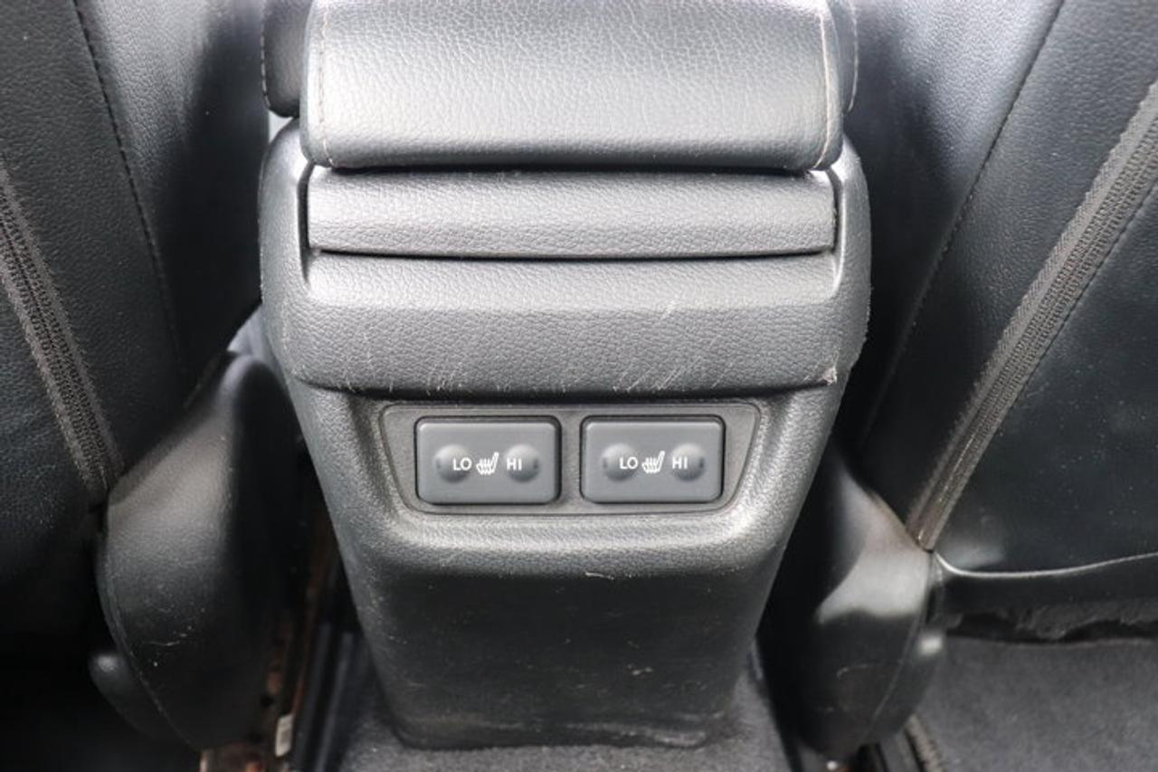 13736198