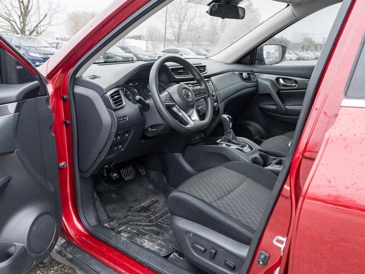 2019 Nissan Rogue SV FWD CVT Photo