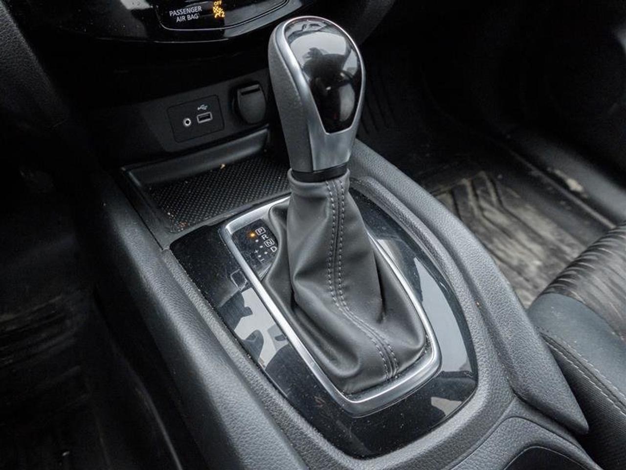 2019 Nissan Rogue SV FWD CVT Photo