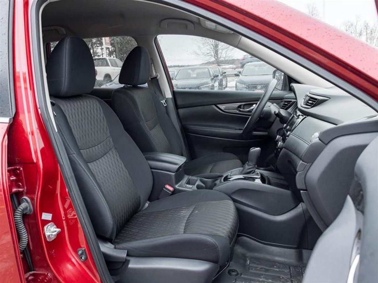 2019 Nissan Rogue SV FWD CVT Photo