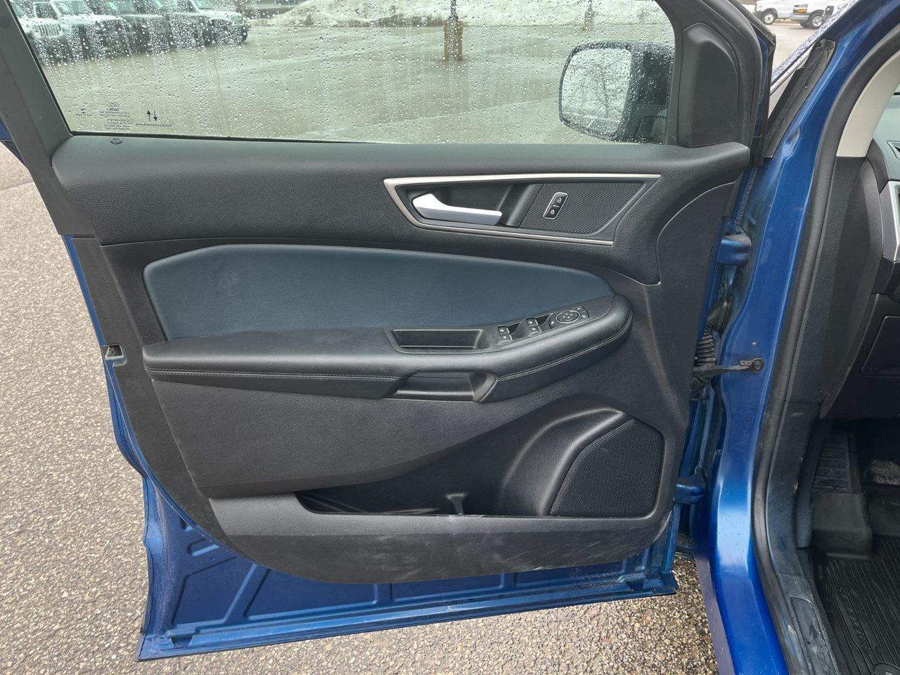 2022 Ford Edge SEL AWD Photo