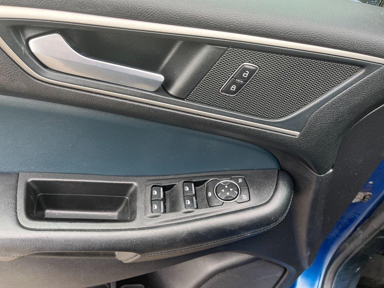 2022 Ford Edge SEL AWD Photo