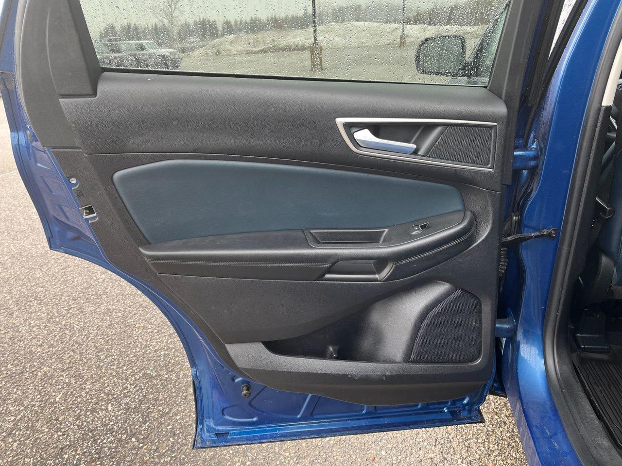 2022 Ford Edge SEL AWD Photo