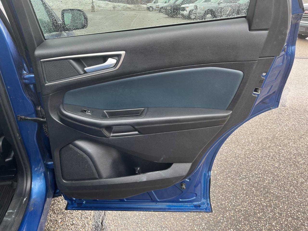 2022 Ford Edge SEL AWD Photo