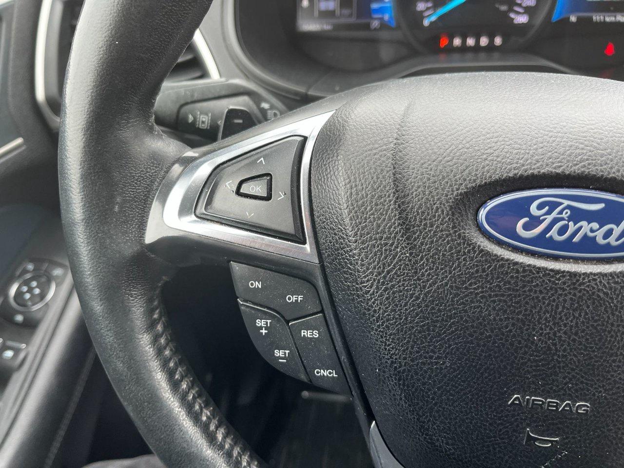 2022 Ford Edge SEL AWD Photo