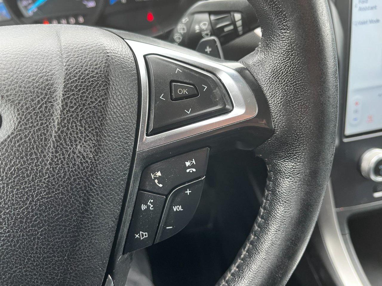 2022 Ford Edge SEL AWD Photo