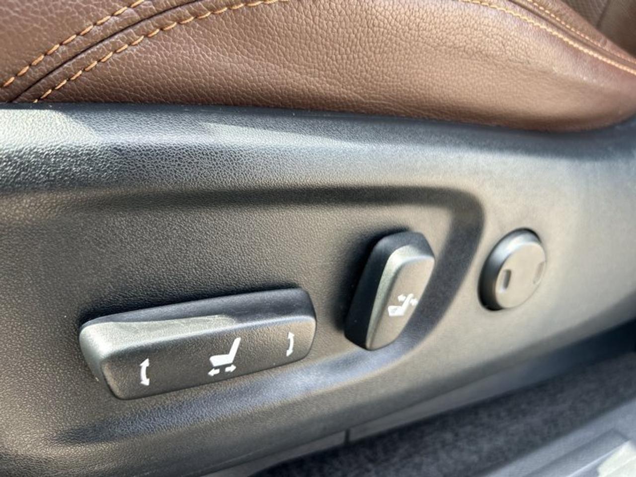 2021 Toyota 4Runner Limited 4WD | One Owner | Vent. Front Seats | Leather Seats Photo