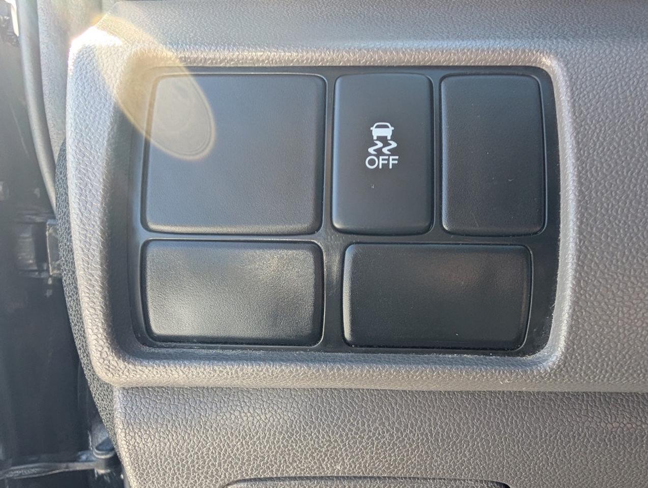 13736411