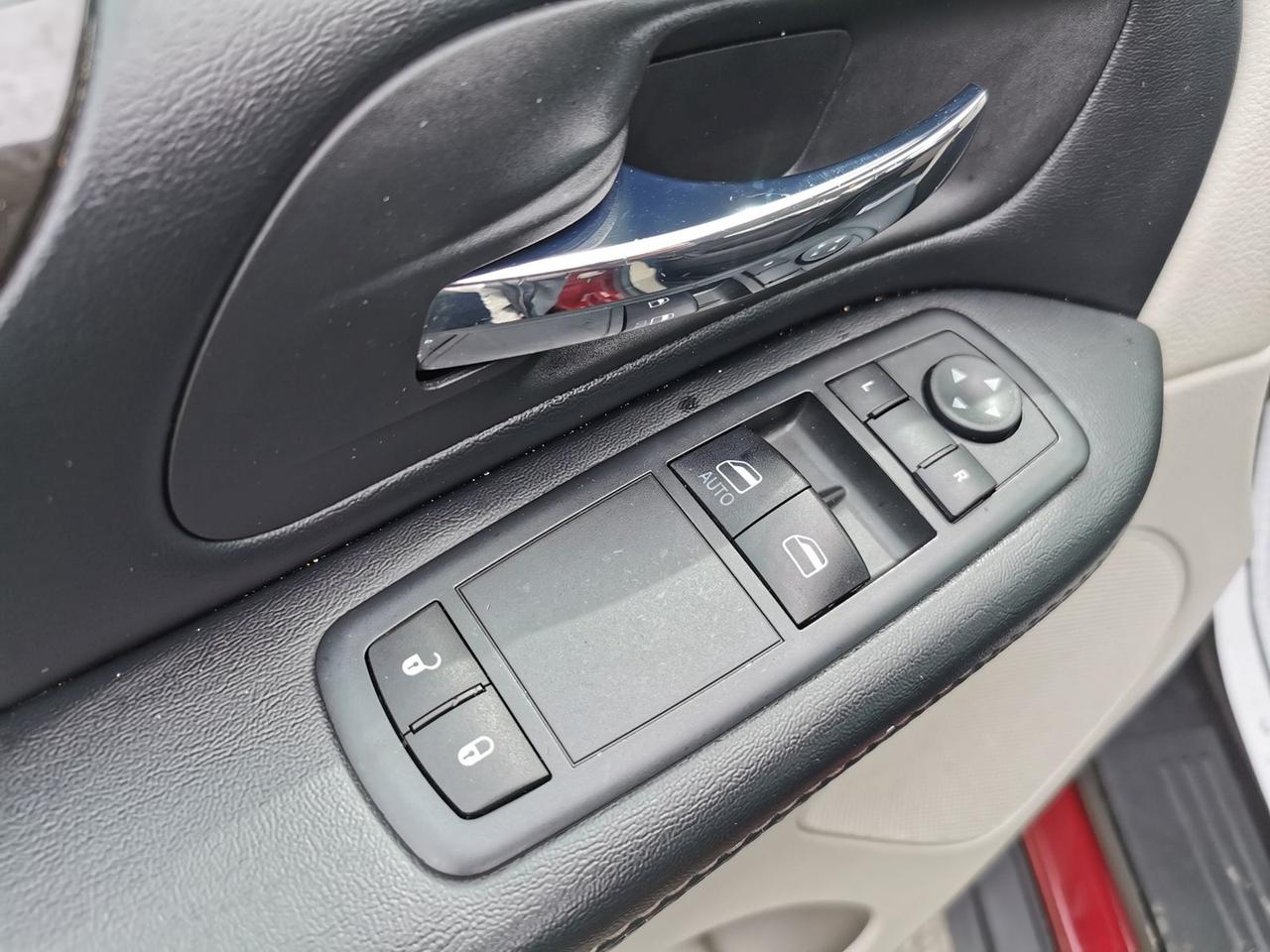 2019 Dodge Grand Caravan SE Photo