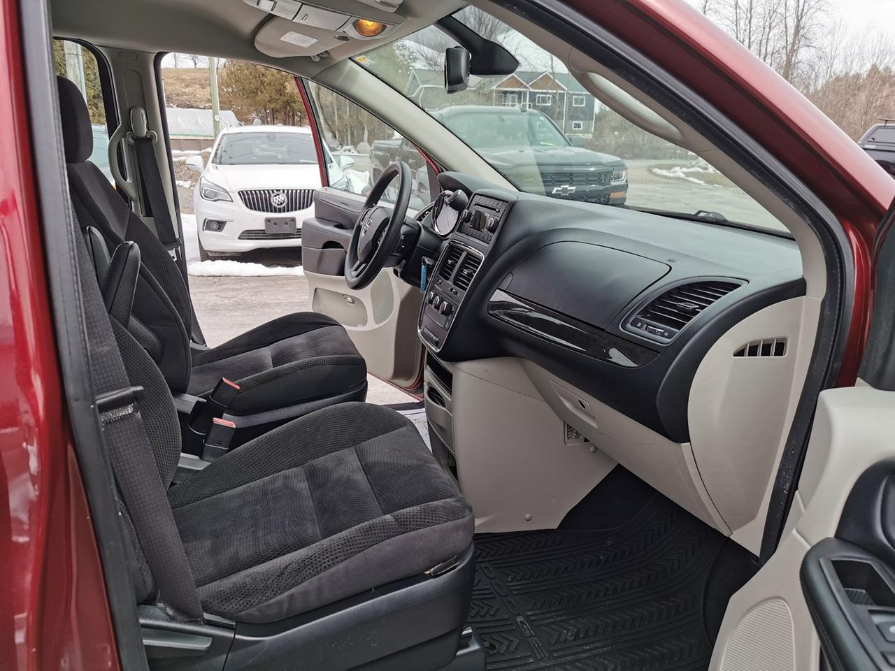 2019 Dodge Grand Caravan SE Photo