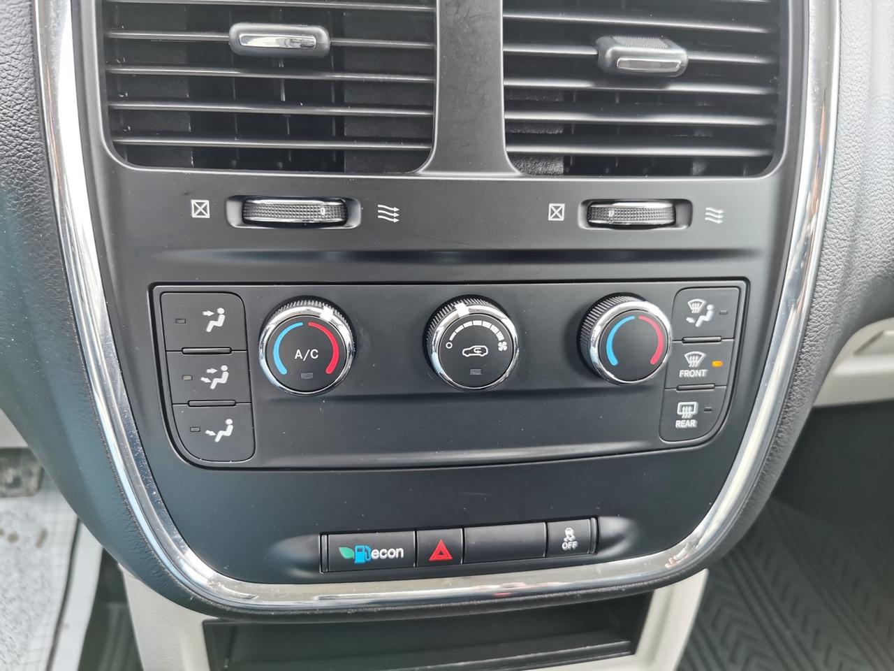 2019 Dodge Grand Caravan SE Photo