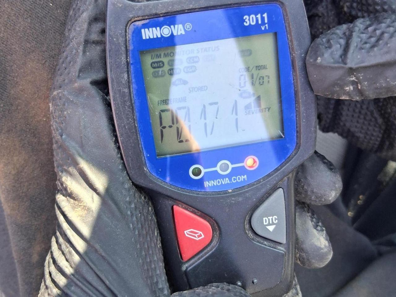 13736495