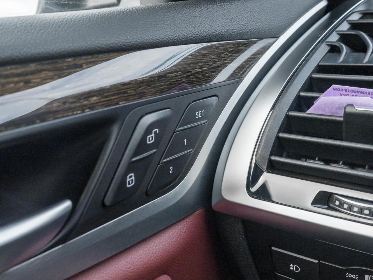 2021 BMW X4 xDrive30i Photo