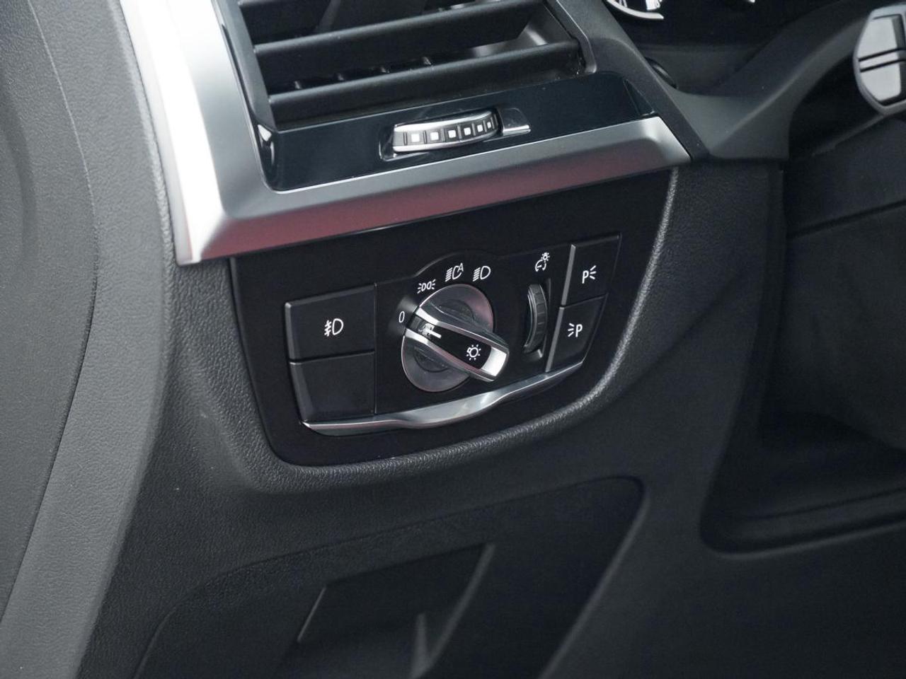 2021 BMW X4 xDrive30i Photo