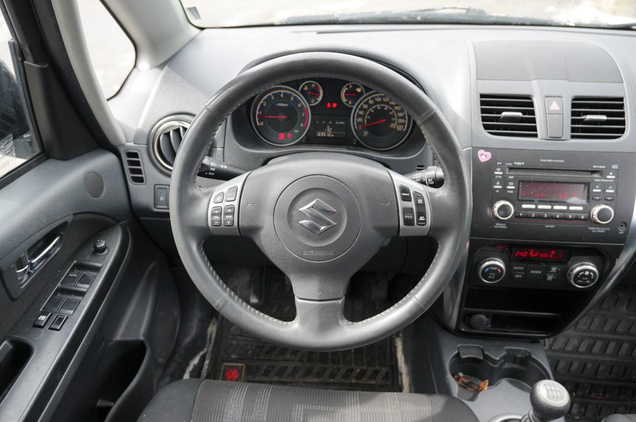 2010 Suzuki SX4 Sedan 4Dr Sport 5sp w ESP Photo