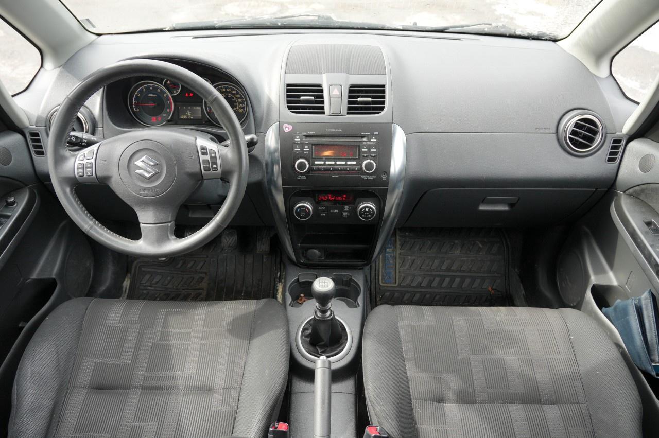 2010 Suzuki SX4 Sedan 4Dr Sport 5sp w ESP Photo