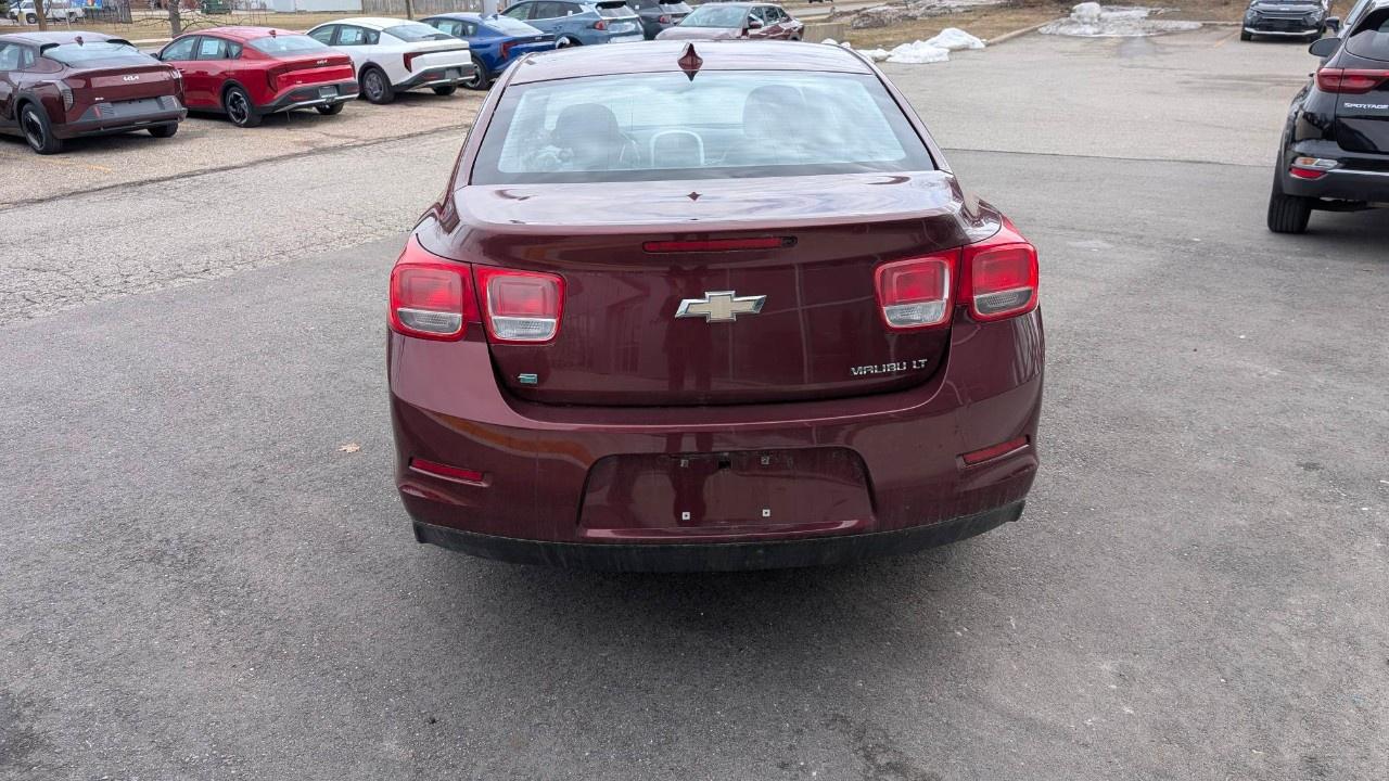 2015 Chevrolet Malibu 4dr Sdn LT w/1LT Photo