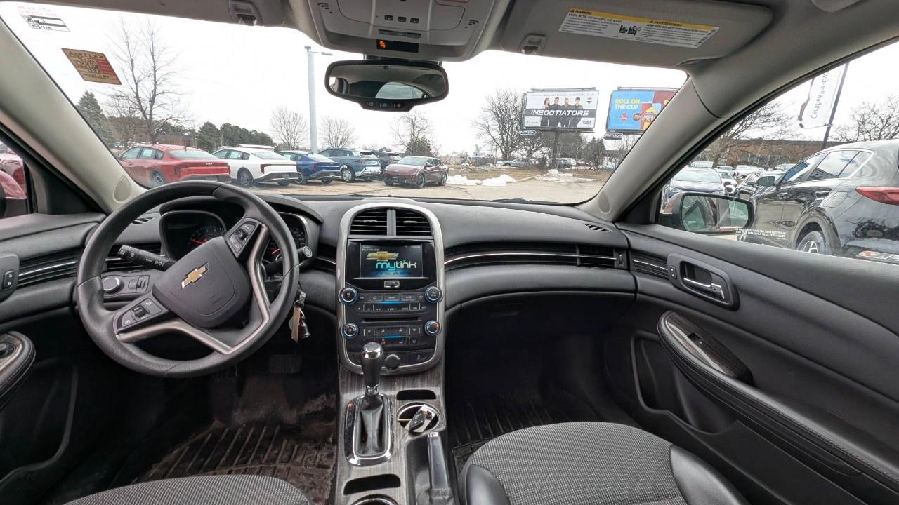 2015 Chevrolet Malibu 4dr Sdn LT w/1LT Photo